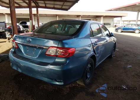 2013 Toyota Corolla Le z USA, uszkodzony, nr VIN 5YFBU4EE1DP186636